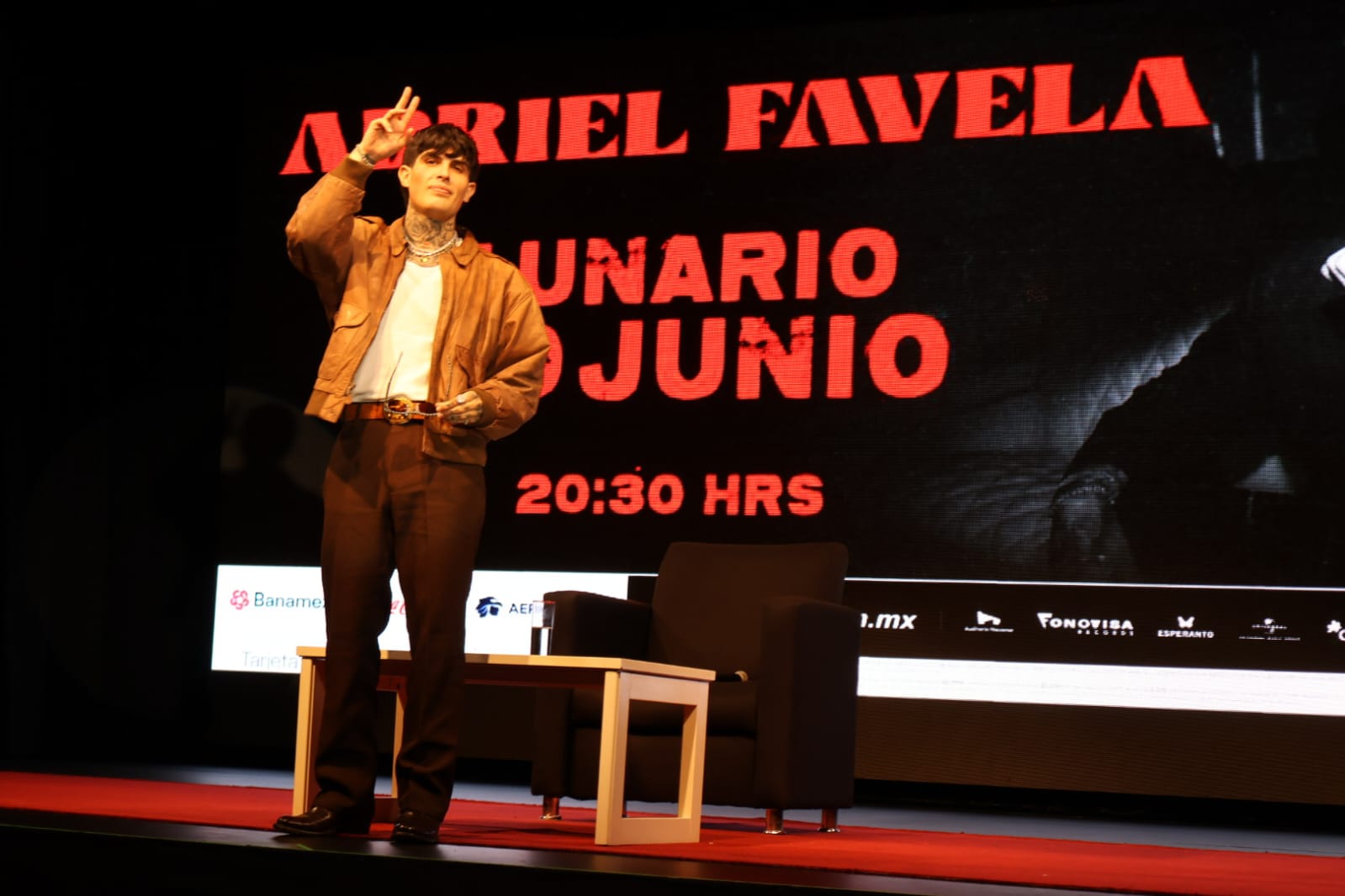 Adriel Favela lleva su nuevo estilo al Lunario