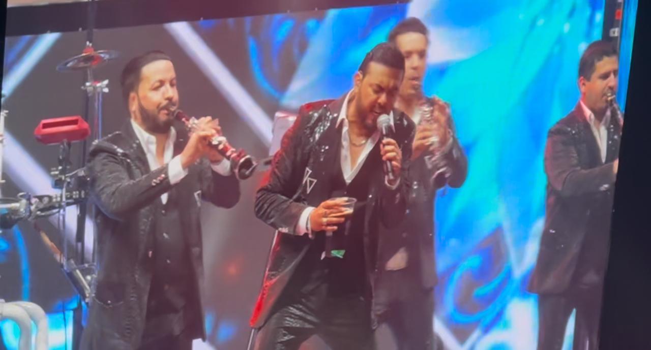 El Recodo y La Machos se ponen bien perronas