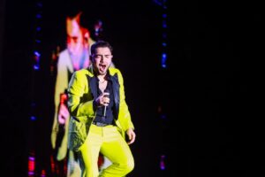 Arrolladora, La Villarreal y Pequeños brindan gran velada