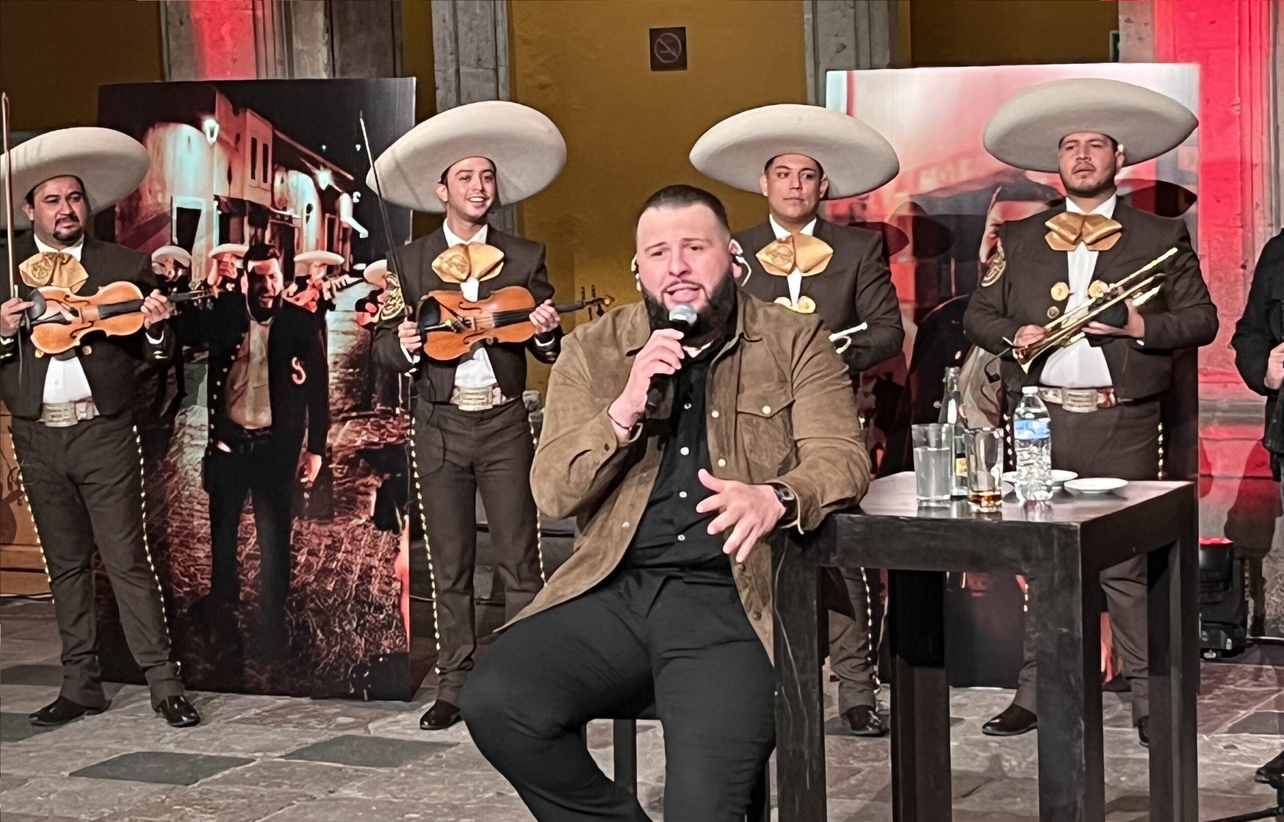 El Fantasma homenajea a José Alfredo Jiménez