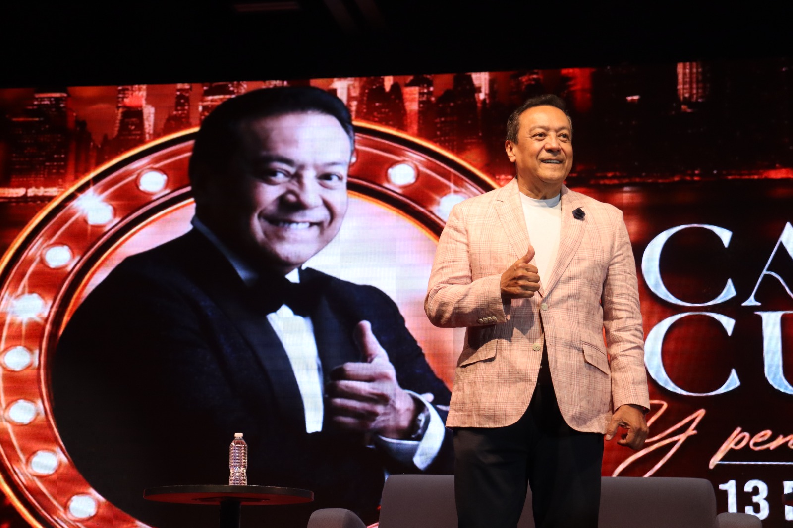 Carlos Cuevas le da su romanticismo al Lunario