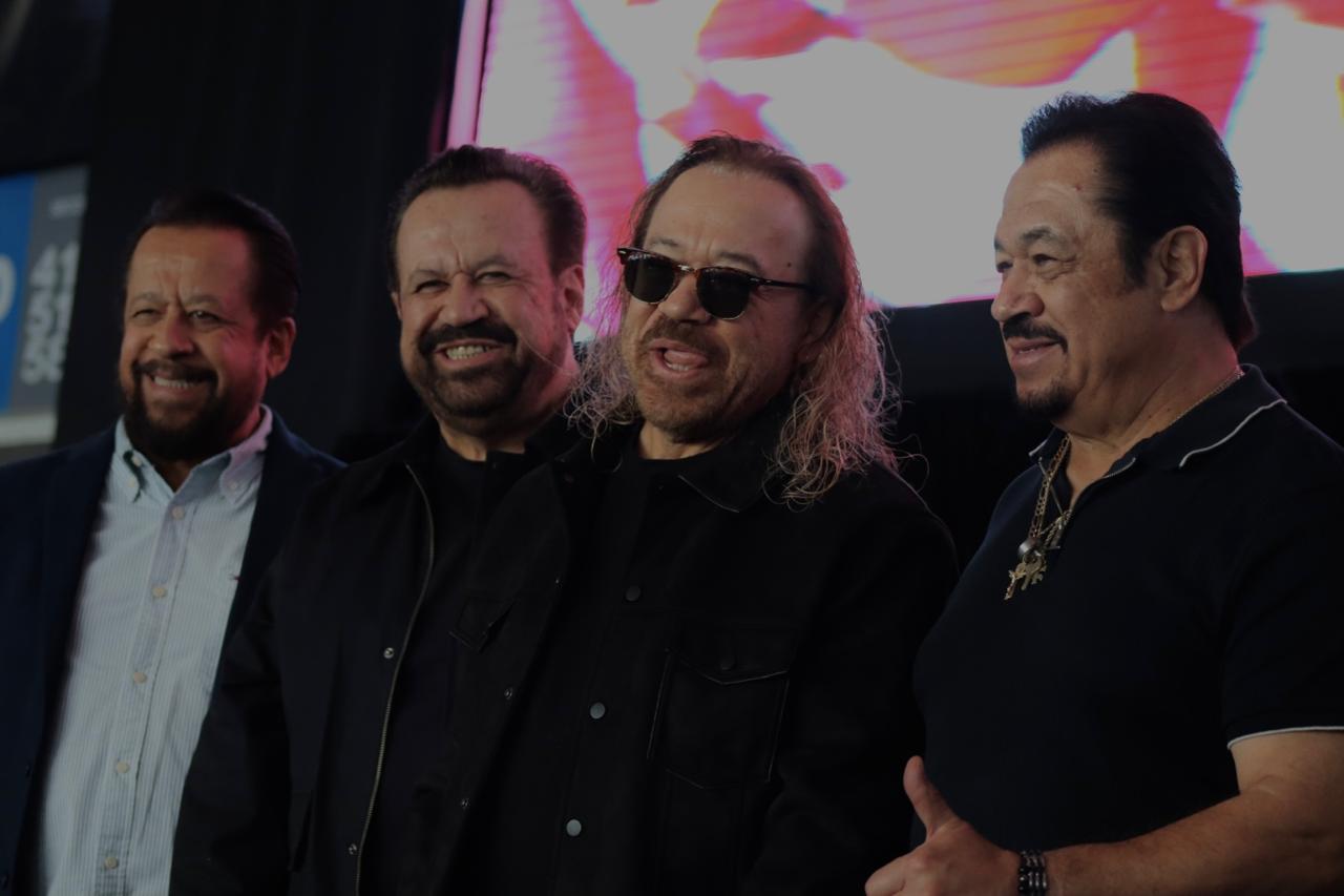 Los Acosta celebran el amor