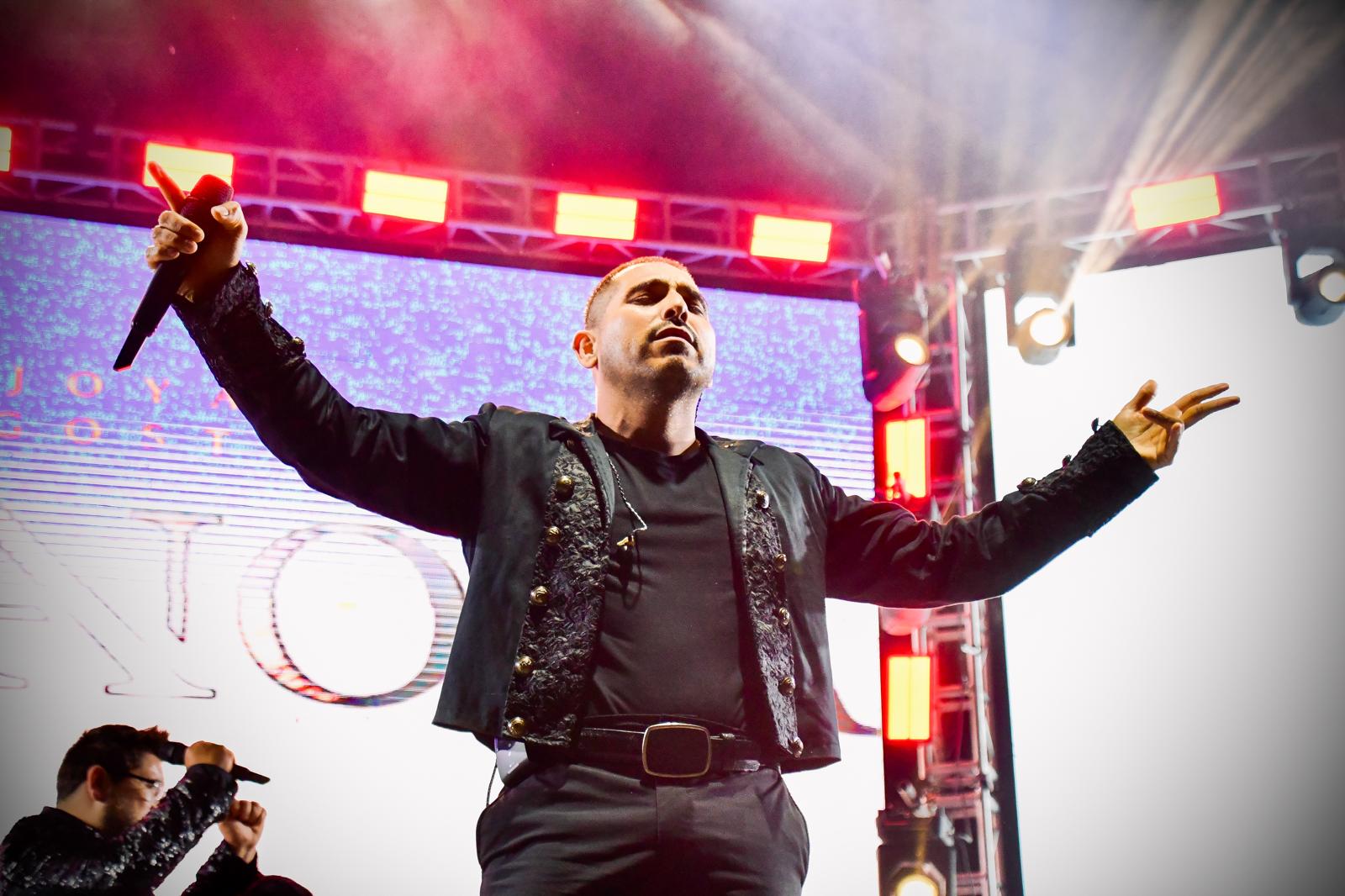 Espinoza Paz rompe récord en el Carnaval de Guamúchil