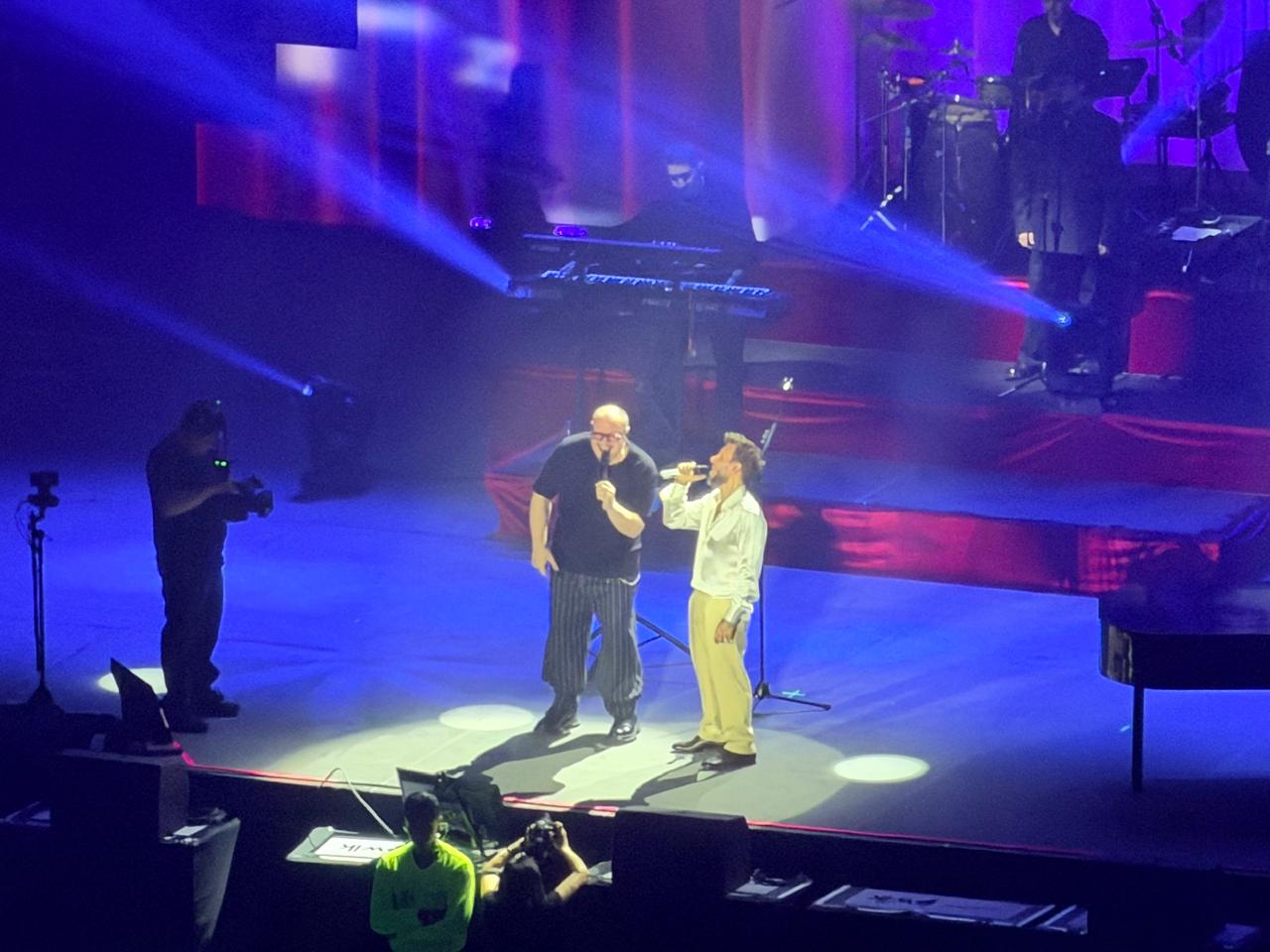 Sin Bandera festeja 25 años de romanticismo