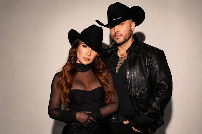 Paola Jara y Jessi Uribe al estilo de Pimpinela